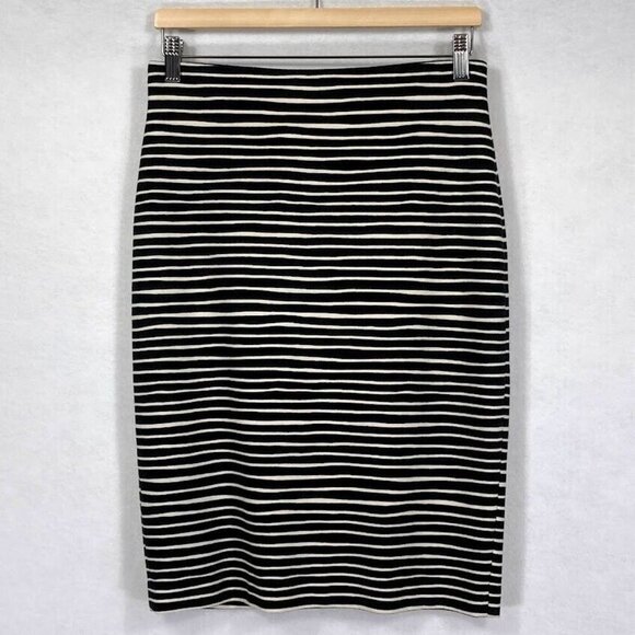 🔥 3/$15🔥Ann Taylor Loft Stretchy Skirt Striped Academia Office Career Preppy S - Picture 1 of 3